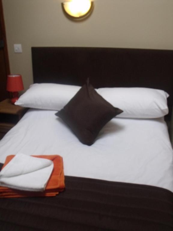 Stag Coach House Hotel Carmel Phòng bức ảnh